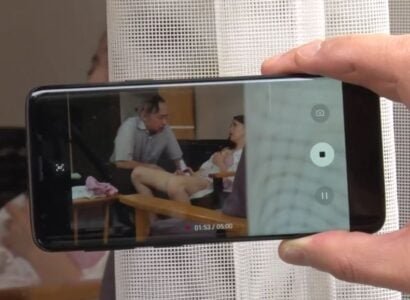 ลูกสาว -in -Law แอบไปกับพ่อของเธอ -ในกฎหมายถูกค้นพบโดยผู้พิทักษ์และรีดไถ