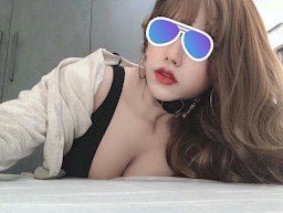 น้องชายที่มีทักษะของเธอสวย