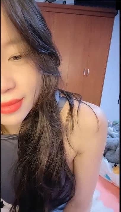 แม่เลี้ยงที่มีความปรารถนาสังเกตเห็นลูกชายและลูกสาวของเธอสนิทสนม