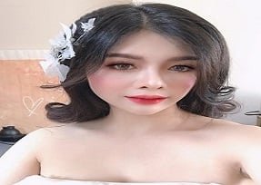 คนหนุ่มสาวสนุกกับสาวหน้าอกขนาดใหญ่